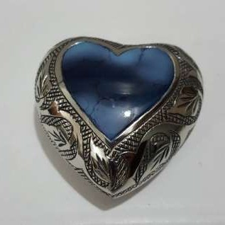 heart shaped urn