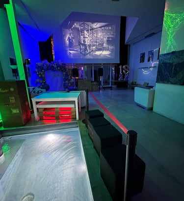 Loft Macaubas Navigli offre ampi spazi luminosi grazie a due grandi vetrate ottimo per feste private