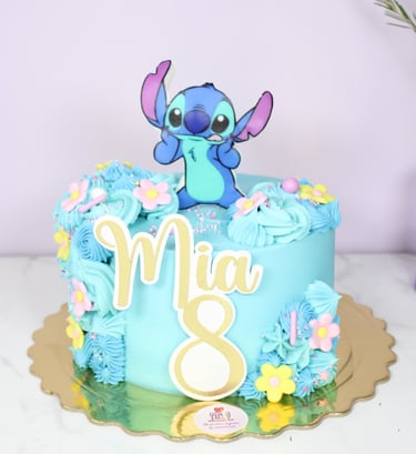 Tarta personalizada de Stitch en tonos azules para cumpleaños infantil en Madrid