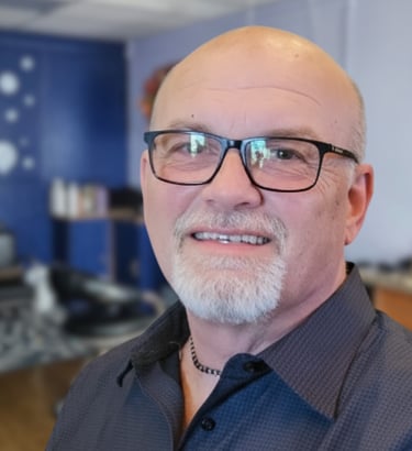 Salon Owner Len head shot 