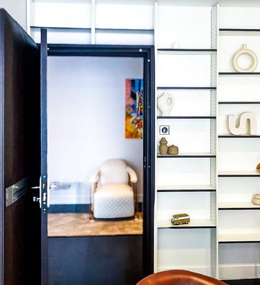 Bibliothèque Shelfi – La Garenne-Colombes – blanc et noir – fabrication sur mesure