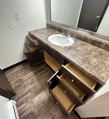 Move in move out cleaning bathroom vanity Milwaukee WI Sousa Pro Cleaning