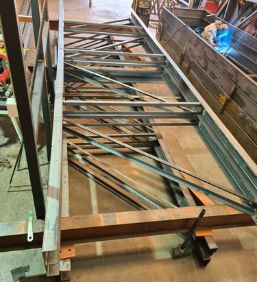 Estrutura para reforço estrutural de transportadora de correia