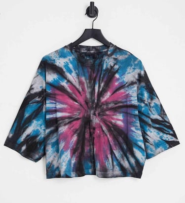 oversized cropped tie dye t-shirt