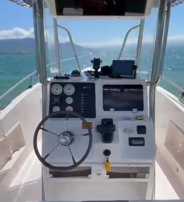 Lancha com classificação "Mar Aberto" pela Capitnia dos Portos