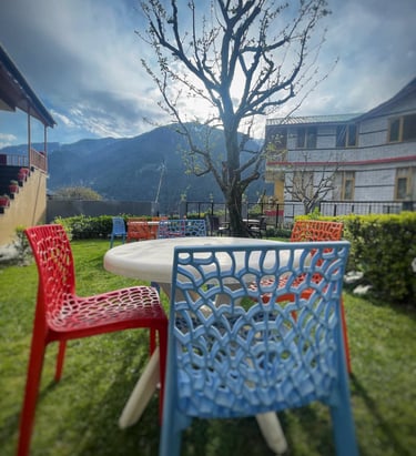 private cottage in Manali garden view for family stay