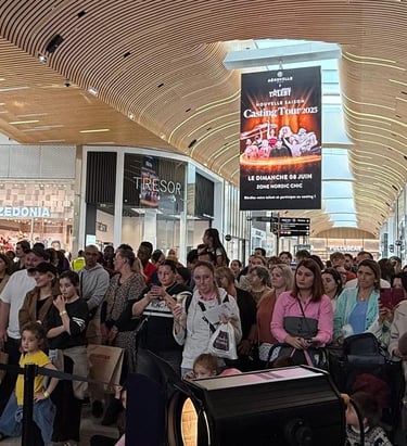 Public nombreux lors du Casting Tour Talent dans un centre commercial 