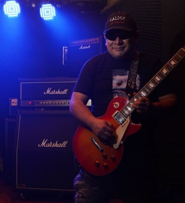 Carlitos Calice con Equipamiento Gibson Standard y Marshall DSL 100H Con Gabinete 1979 Lead England.