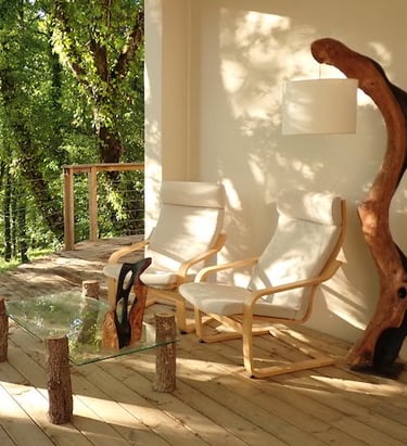salon extérieur, terrasse nord, meublé de tourisme confort et lumière