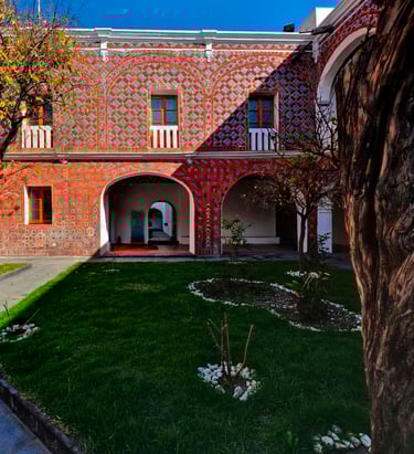 Patio de ex Convento Santa Mónica en Puebla