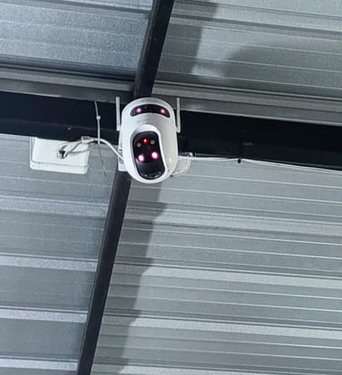 Sistema de videovigilancia 24/7 implementado para el resguardo de vehículos, instalaciones y procesos de trabajo.