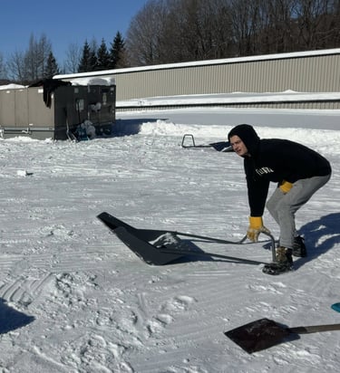 Flat roof snow removal