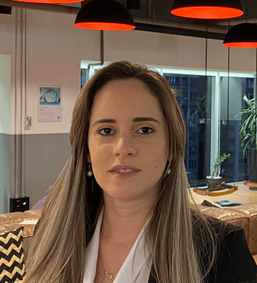 Natália Montserrat, advogada sócia de PRSL
