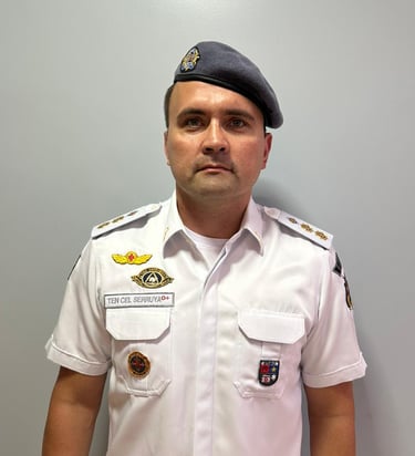 Eu vestido de policial do corpo médico militarr do Amapá