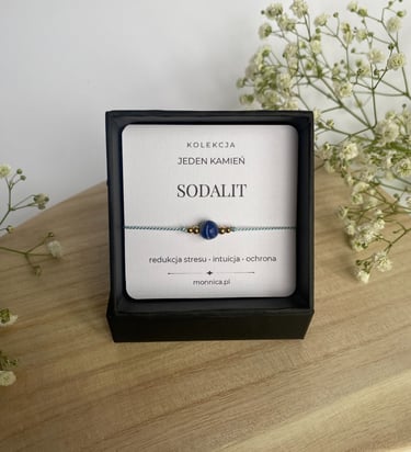 Bransoletka na nici jedwabnej