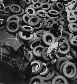 nome da Yard, de Allan Kaprow, 1961
