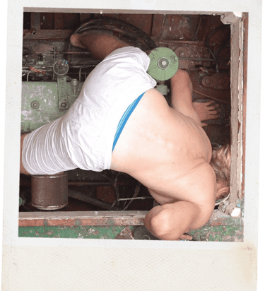 Réparation du moteur du vieux gréement "le Skjoldnaes"