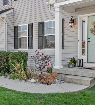 Staging Front Porch for Fall