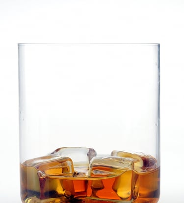 Lenora glass, Ultra-thin wall glass, thin wall glass with ice and liquid