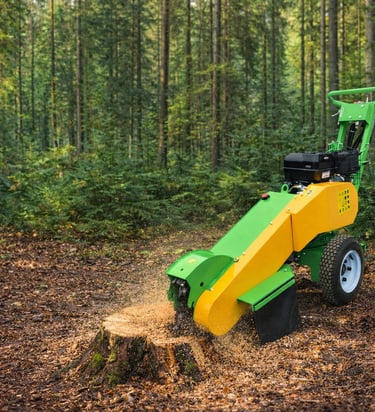 kelmų frezos nuoma. Savaeigė kelmų freza. Kaunas ir Kauno raj.