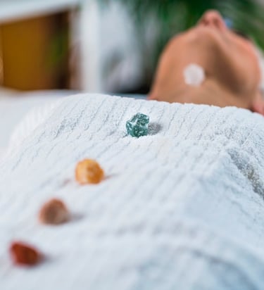 sesión de reiki con cristales y piedas de reiki