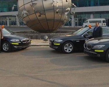 خدمة المسار السريع مطار القاهرة مصر