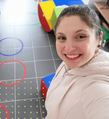 Laurie Pirsoul psychomotricienne à Liège dans son cabinet de psychomotricité