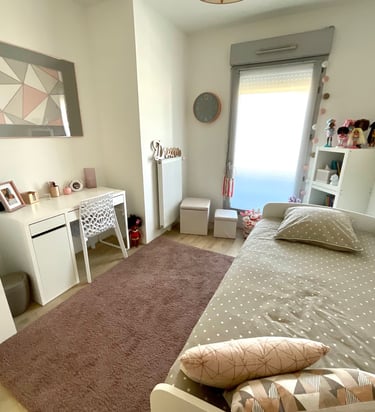 Décoration chambre enfant fille, parquet, déco rose et gris, décoration, chambre enfant Torcy 77