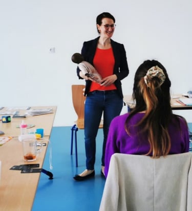 Aline Multon pendant un atelier de préparation à l'allaitement