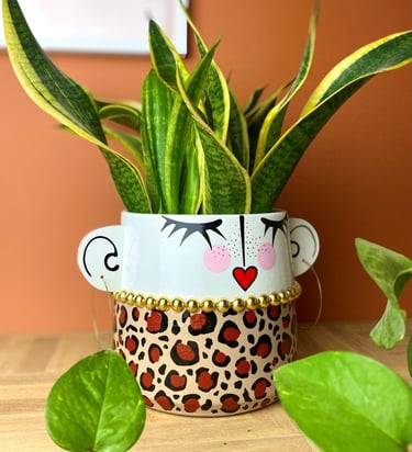 Vase en poterie création artisanale