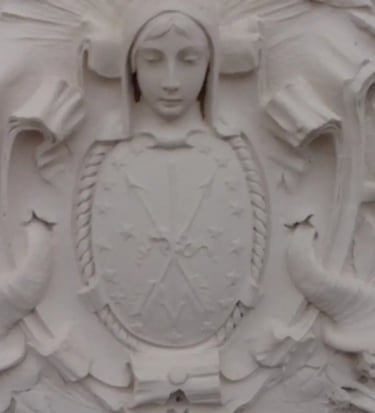 Escudo del Salón Blanco de la Gobernación de Santa Fe en Rosario restaurado por Almapiedra.