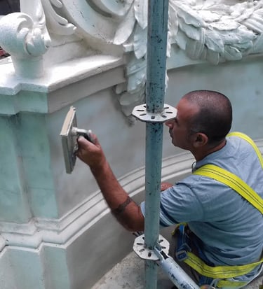 Proceso de restauración de la fachada de la Sede Rectorado realizado por Almapiedra