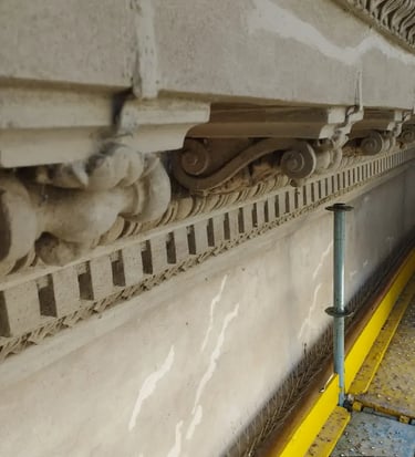 Proceso de restauración de la fachada del Jockey Club de Rosario realizado por Almapiedra.