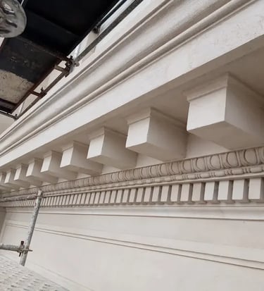 Fachada restaurada de la Facultad de Ingeniería de Rosario por Almapiedra. 