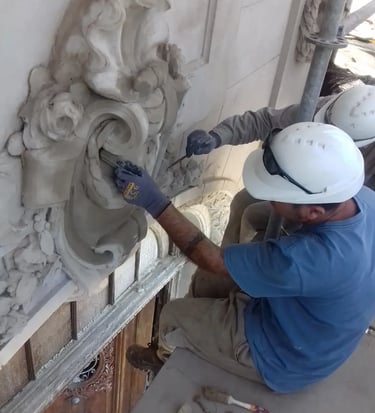 Proceso de restauración de la ochava del Concejo Municipal de Rosario realizado por Almapiedra.