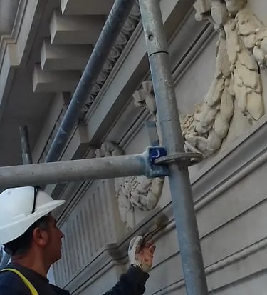 Proceso de restauración de la ochava del Concejo Municipal de Rosario realizado por Almapiedra.