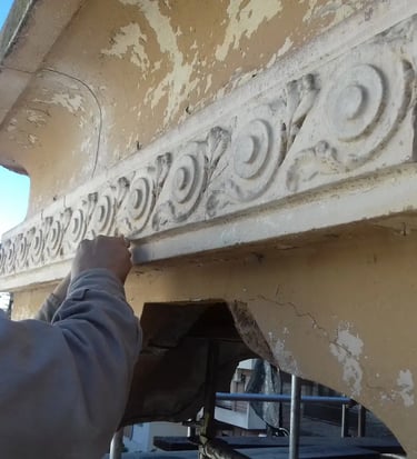 Proceso de restauración del mirador del Museo Estevez realizado por Almapiedra.
