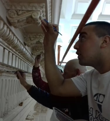 Proceso de restauración del Salón Blanco de la Gobernación de Santa Fe en Rosario realizado por Almapiedra.