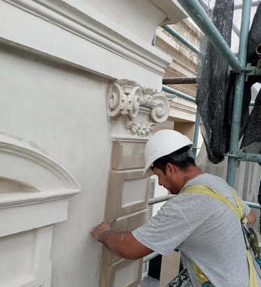 Restauración fachada de la Facultad de Derecho de Rosario realizada por Almapiedra. 