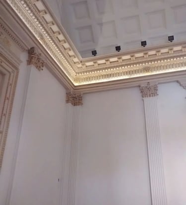 Techo del Salón Blanco de la Gobernación de Santa Fe en Rosario restaurado por Almapiedra.