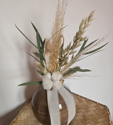 Fleur en aluminium, graminées séchées et fleur de coton dans vase, réalisé par l'Ensorce'Fleurs