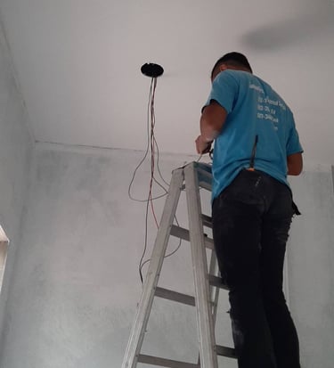 Suasana servis elektrik wiring siling rumah berkualiti di Selangor.