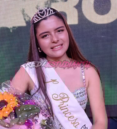 1ra Princesa del Colegio Nacional 3 2025