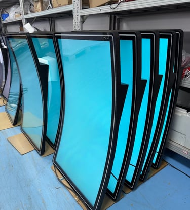 72-hour continuous burn-in stress test room for industrial and gaming displays by ClaraTech.