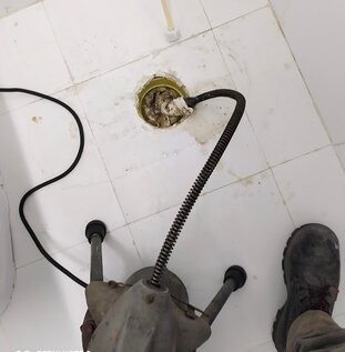 sonda electrica destapando cañerias