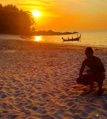 Thailand sunset on a holiday planned by Francesco Margaretini Luxury Travel Villas Weddings