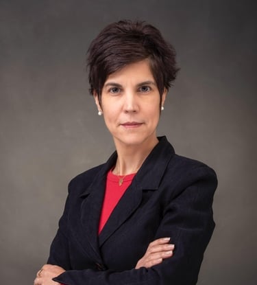 Retrato de miembro del equipo creativo de Atlanta Quinceañera en el área de Atlanta.