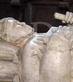 Estátua Jacente do Dr. João das Regras