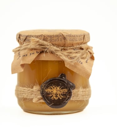 Medus su bičių pikiu. Kaip vartoti bičių pikį. Užpelkių medus