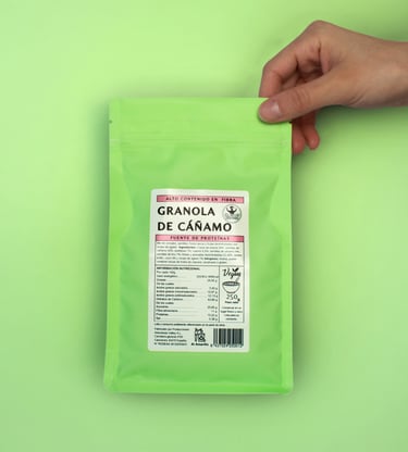 Granola con cáñamo | Mezcla crujiente de cereales, frutos secos y frutas deshidratadas | 100% natura